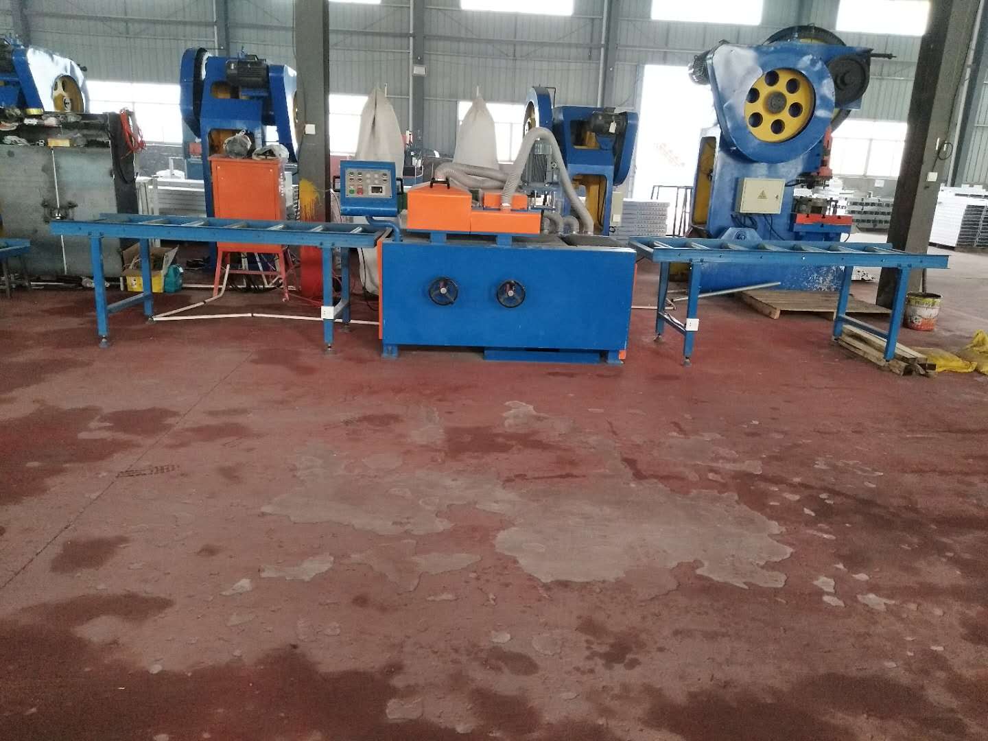 鋁模板校正機1.jpg